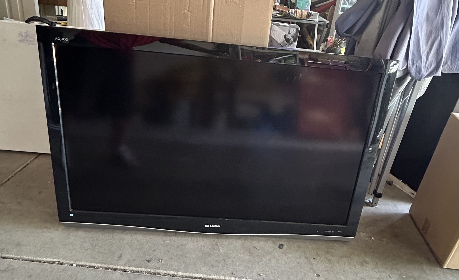 52” Sharp Aquos TV MODEL LC-52D62U