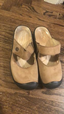 Keen woman shoes size 10