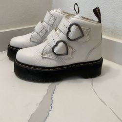 Dr Martens Devon Heart Leather Platform White Milled Nappa Boots Women’s Size 7
