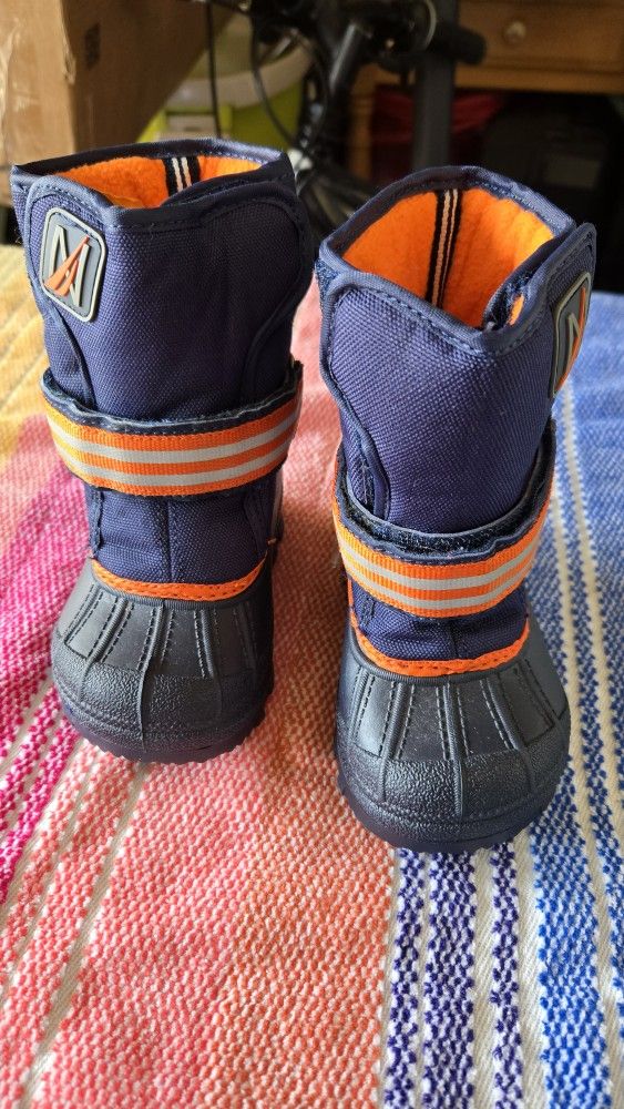 Children's snow boots