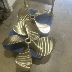 Michigan Wheel Propellers 27x32.5  2 1/4 Bore 