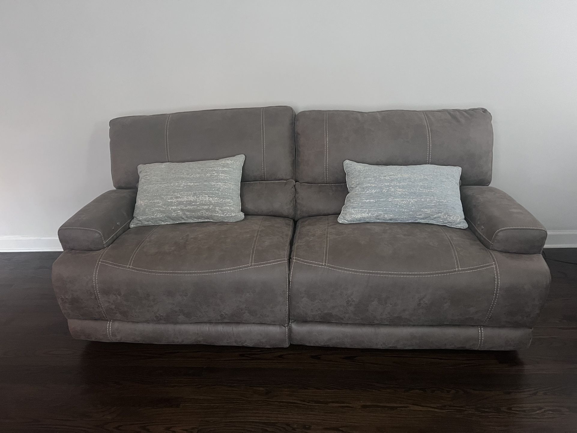 Electric Reclining Couches