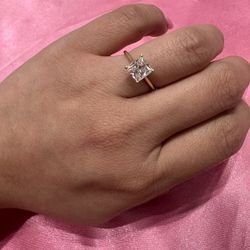 14k Gold 1.57ct Lab Grown Engagement Ring