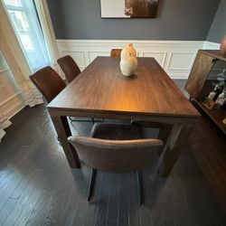 Wood Modern  Dining Table With Chairs 