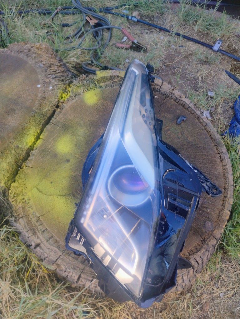 2013 Cadillac Ats Passenger Headlight
