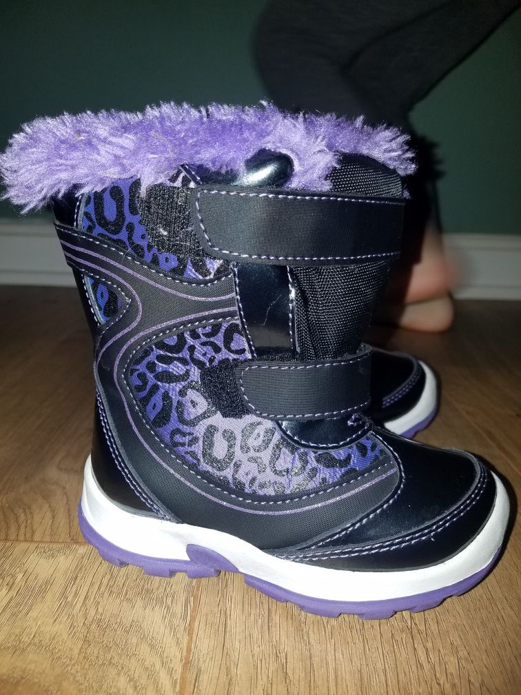 Boots kids size 6