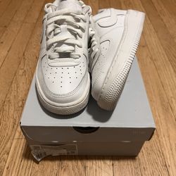 7Y White Air Forces 1 