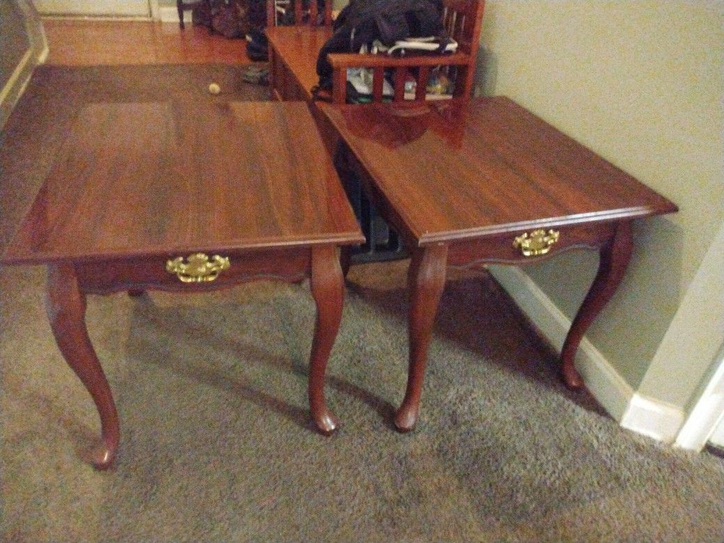 2 Living Room Tables