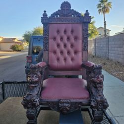 Gothic-style solid mahogany throne chair