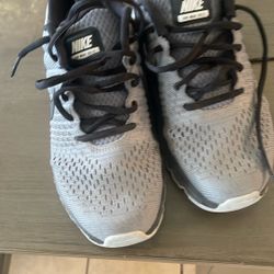 Nike Air Max3017. Us   Sise  6 