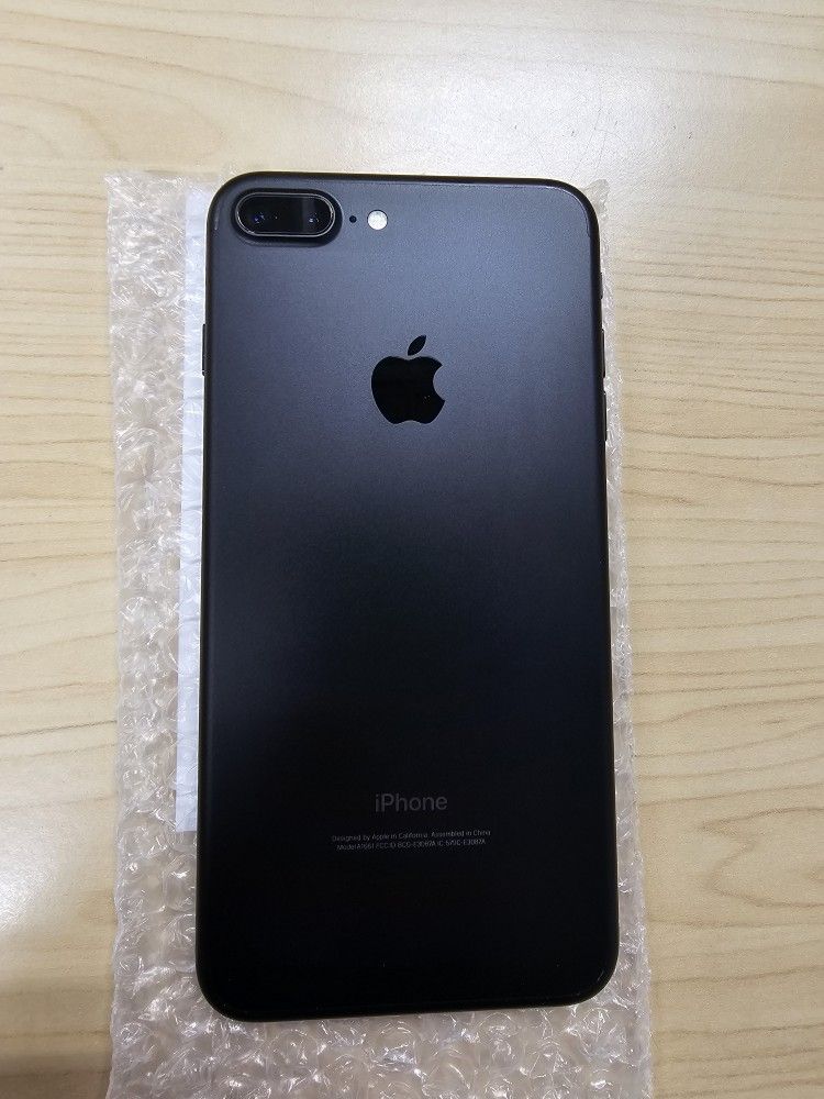 Iphone 7 Plus 32GB Factory Unlocked For Any Carrier And Any Country. The Price is Firm.