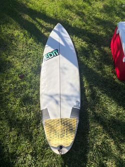 5’6 edit middle finger red wing