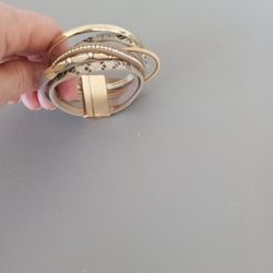Bracelet With Magnetic Clasp, Barely Worn