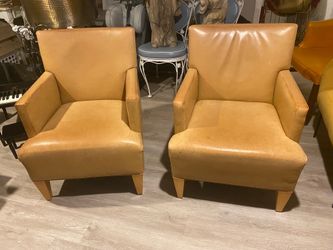 Set of 2 camel leather arm chairs