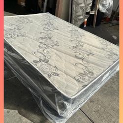 Queen size mattress/ Colchon