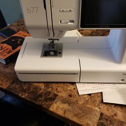 Bernette B77 Sewing Machine 