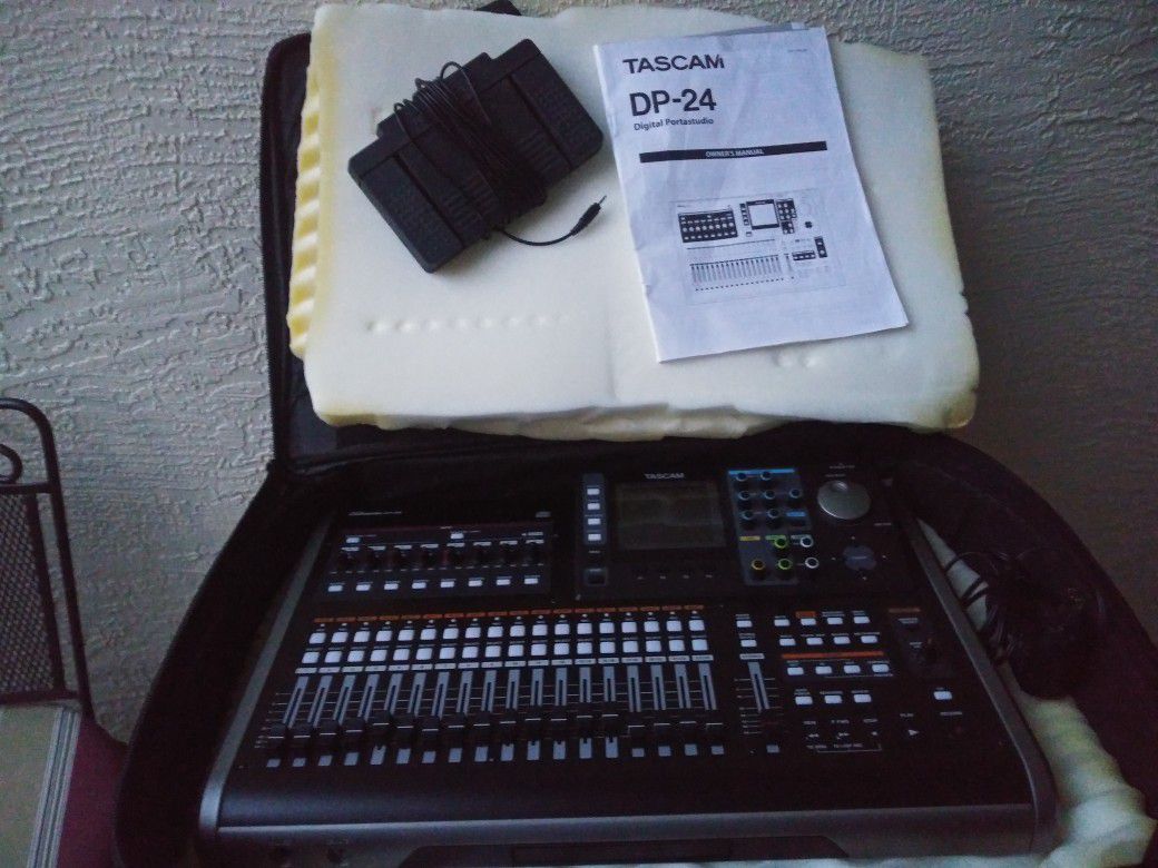 Tascam DP24sd digital multitrack recorder