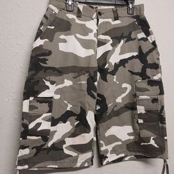 Size   32    Shorts