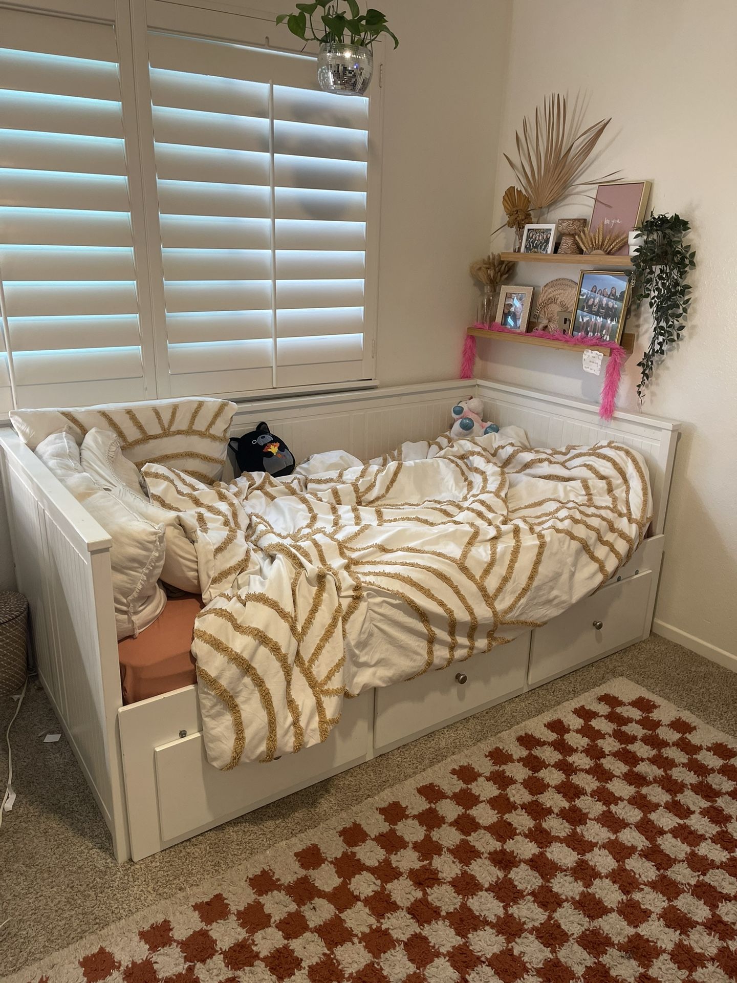 Twin Bed - Trundle