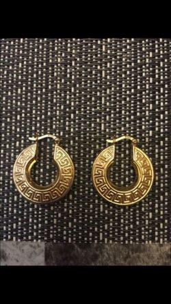 925 Gold Plated earrings 3.57g $23