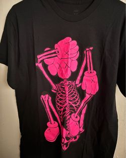 Kaws tee size large
