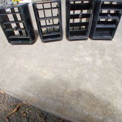 85-88 G Body Dash Vents