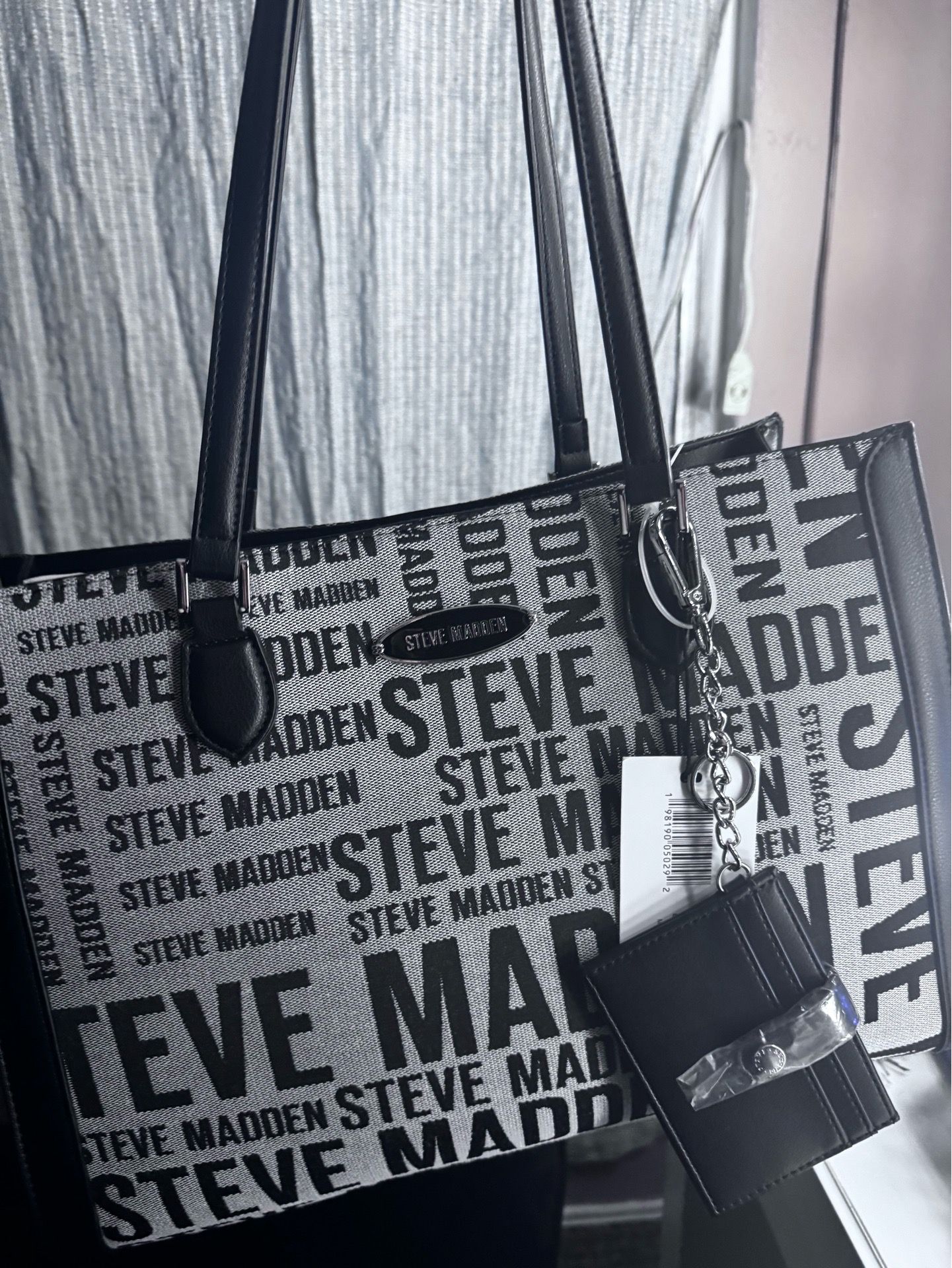Steve Madden black white logo tote bag with keychain and inner pocket