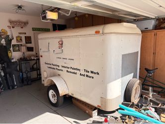 Enclosed trailer