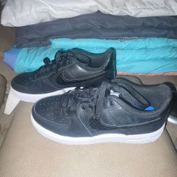 Nike air force 1’s (size 4Y)