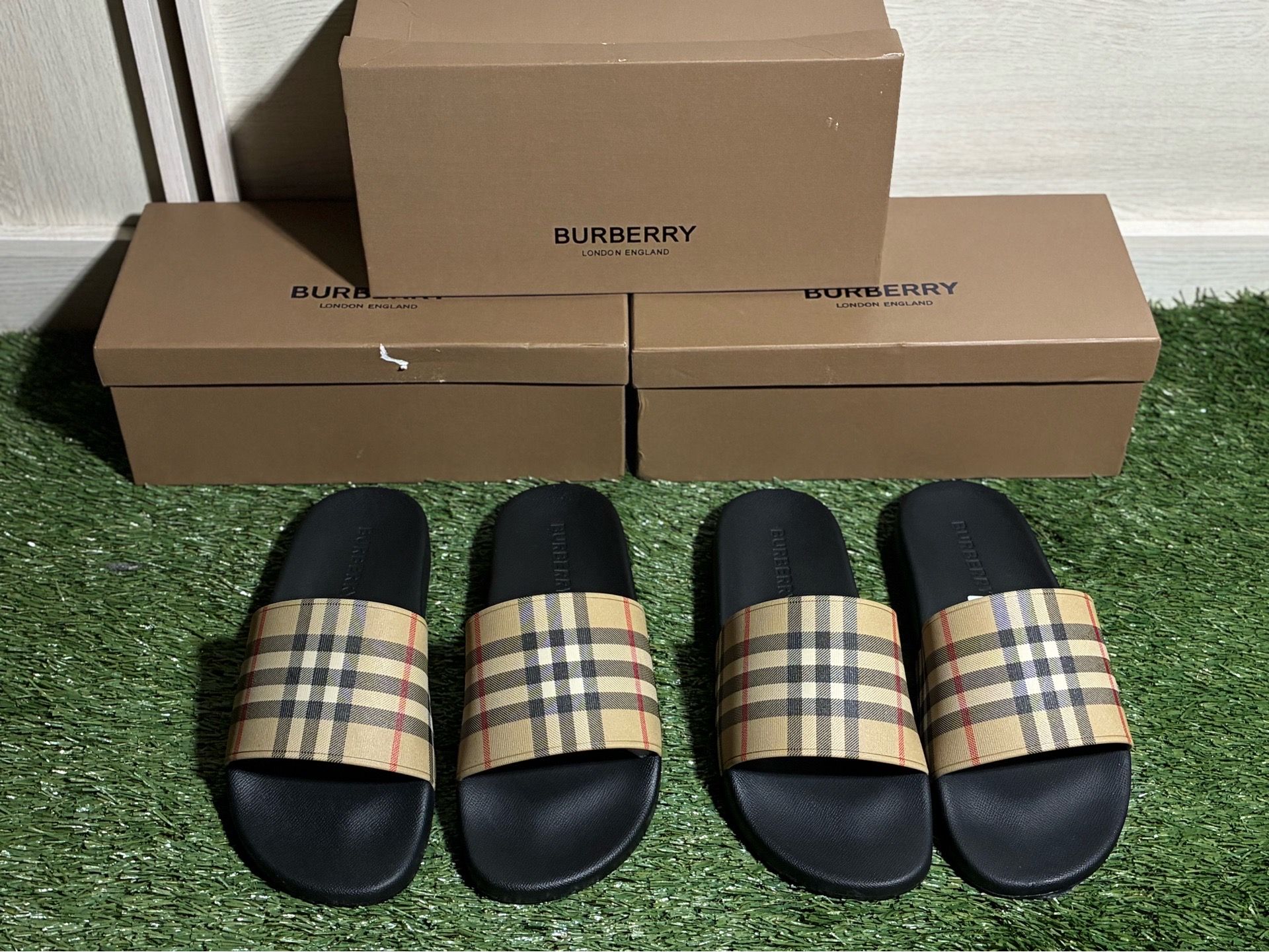 Burberry slides