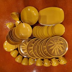 Vintage, Retro & Mid-Century Melmac Collectibles