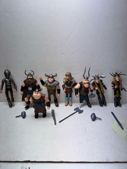 How to Train Your Dragon Action Figures Lot with Weapons