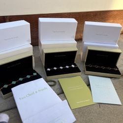 Van Cleef Emerald Green Bracelet 