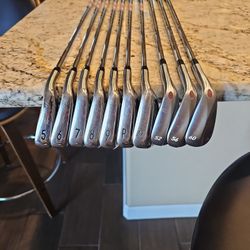 Titliest Golf Clubs 