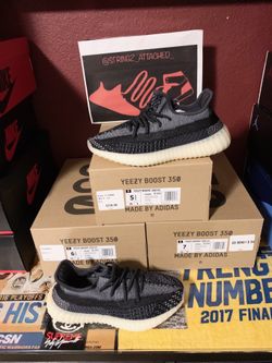 Yeezy 350 V2 Carbon