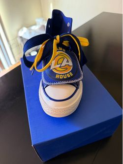 🌼Brand new Rams chucks 🌼