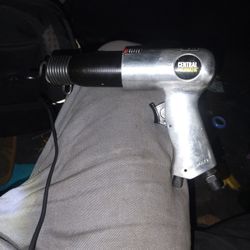 Central Pneumatic Air Hammer