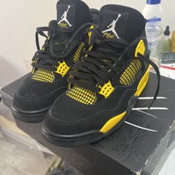 Jordan 4 Thunder 