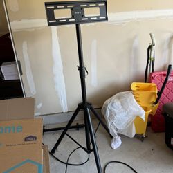 Tv Tripod