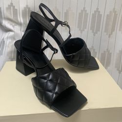 Women’s Size 8 Cute Square Shaped Pumps 