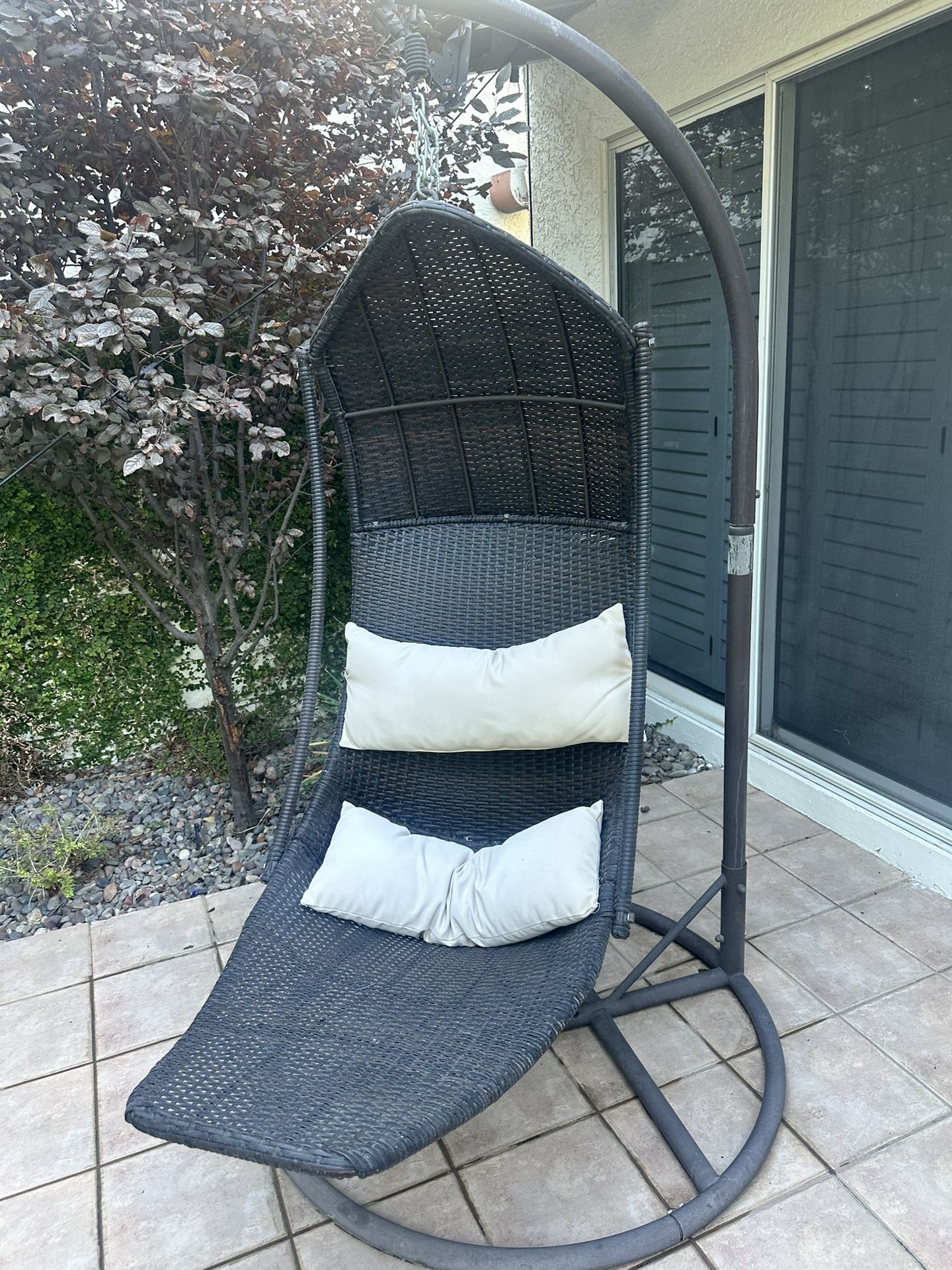 Crescent / Moon Shaped Hanging Egg Chair