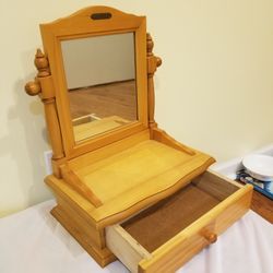 Mirrored Jewelry And Cosmetic Chest 