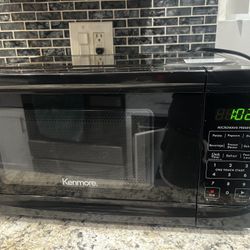 Microwave- Kenmore 