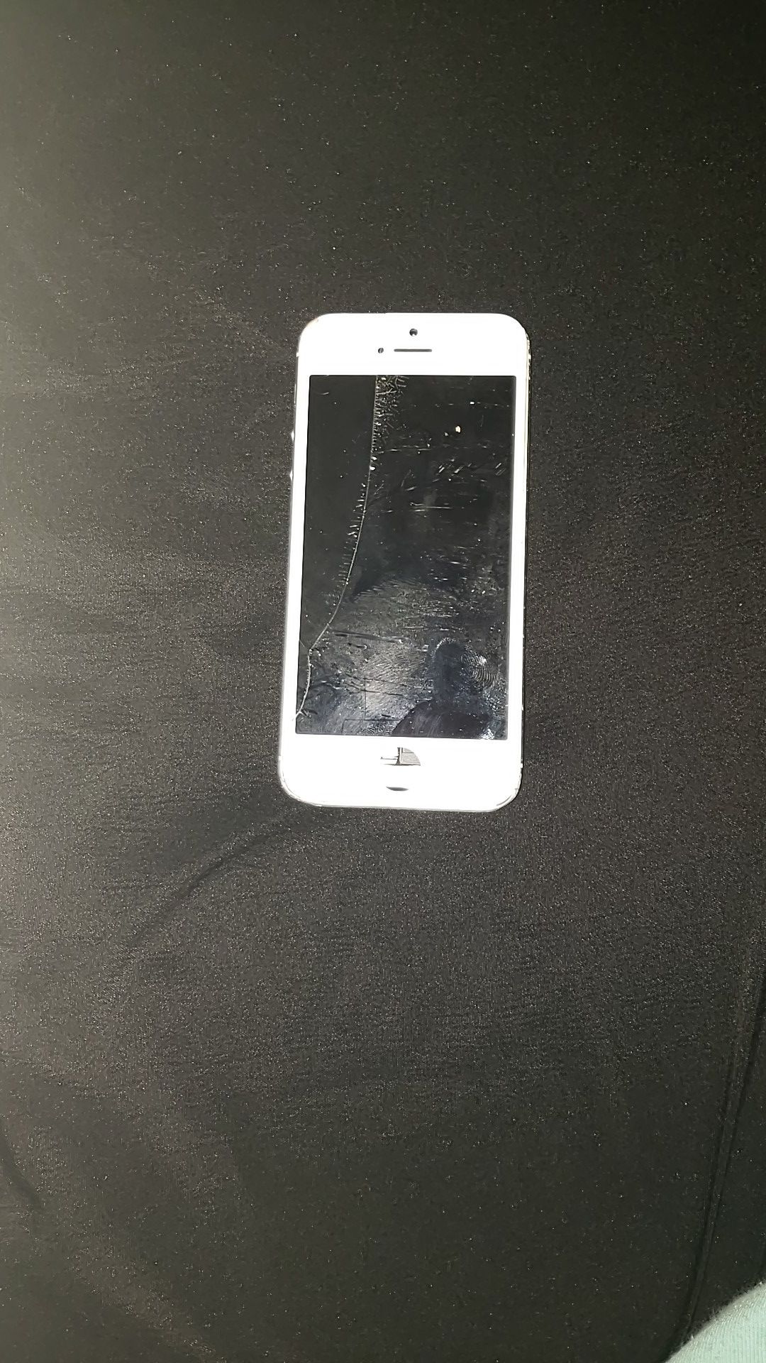 iPhone 4 screen is broken