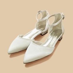 Brand New Ivory Flats Size 7.5