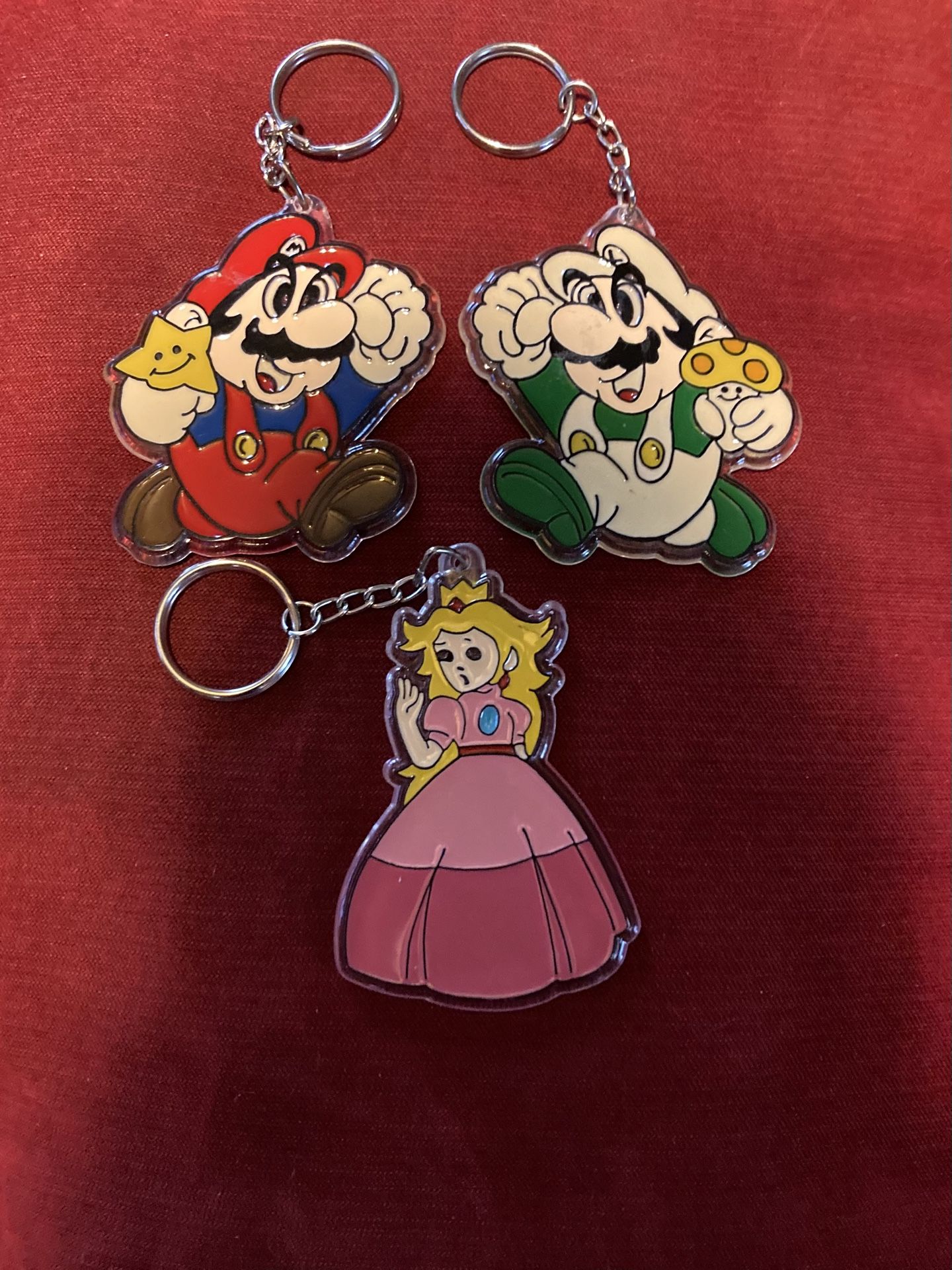 Rare 1988 Nintendo of America Super Mario Bros. Keychain Lot