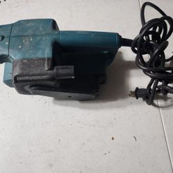 Makita 3x18 Belt Sander
