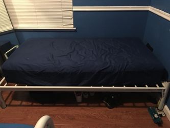Free twins beds 🛏 need to be gone ASAP