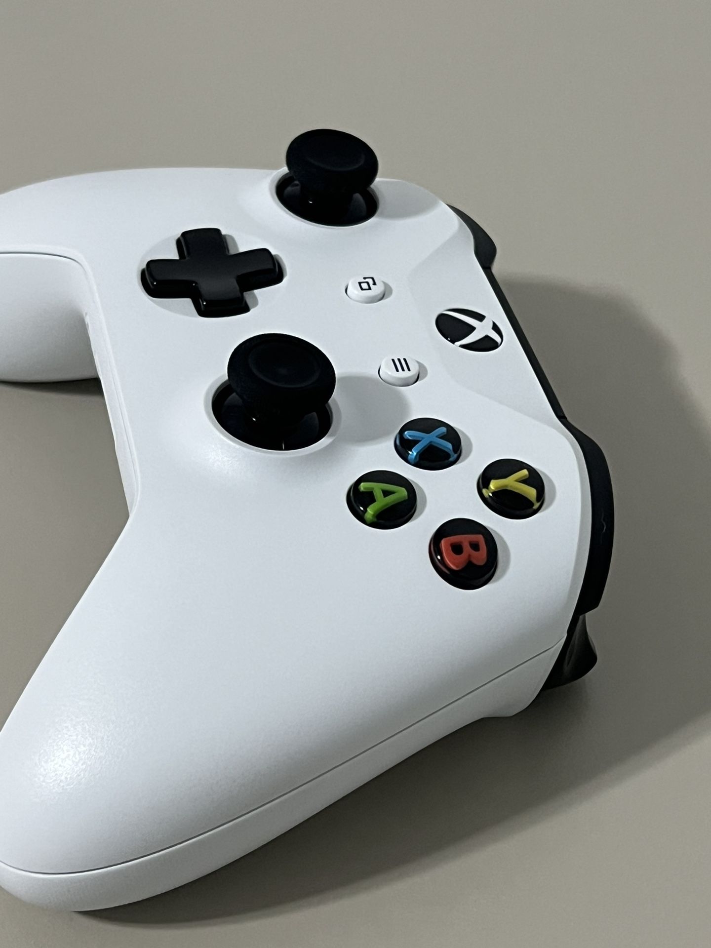 Microsoft Xbox One Wireless Controller - White
