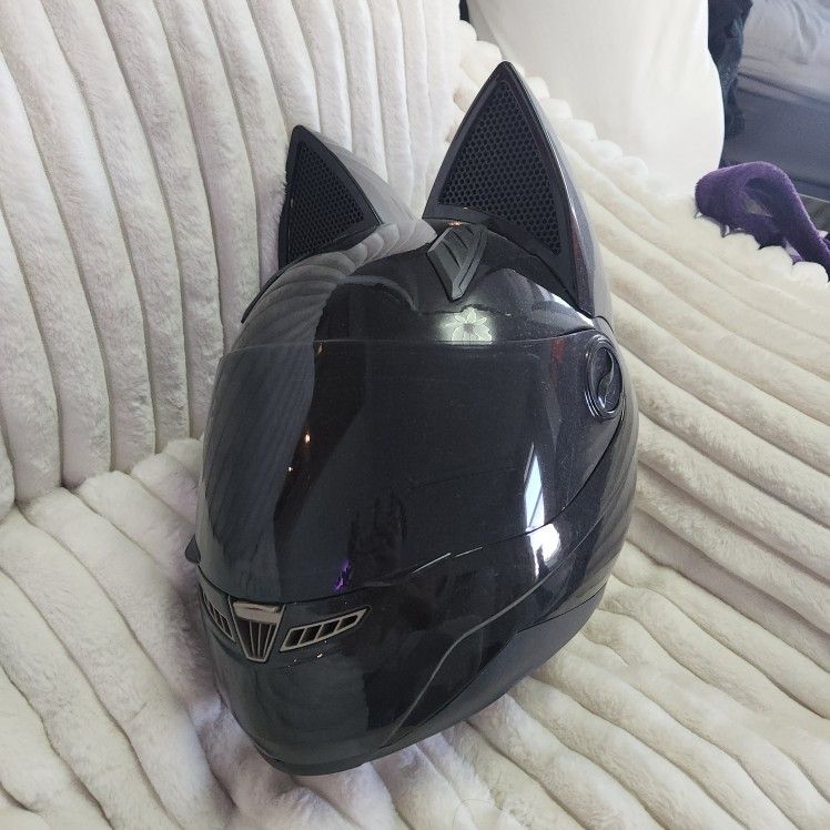 Nitrinos Cat Ear Helmet For Adults Size Large Like New